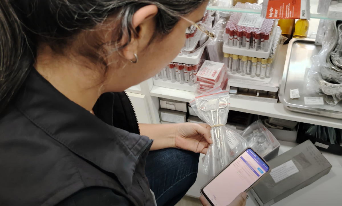 Autoridades de salud clausuran establecimientos por venta de fármacos sin registro sanitario
