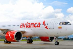 Avianca mantendrá sus operaciones en el aeropuerto de Manta pero solo en un horario