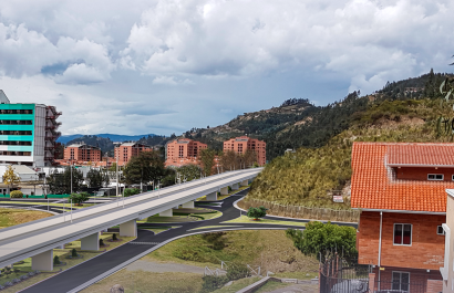 Azuay recibirá inversión de $36.2 millones para infraestructura vial clave