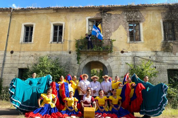 El Ballet Municipal de Manta se presentó en la ciudad italiana de Atina.