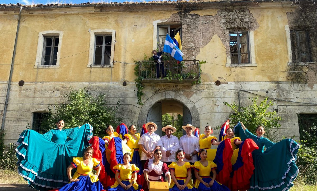 El Ballet Municipal de Manta se presentó en la ciudad italiana de Atina.