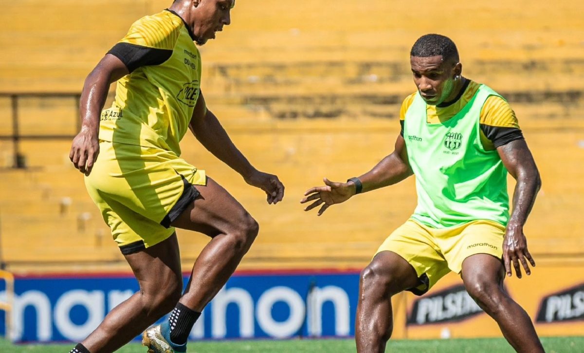 Jugadores de Barcelona SC en un entrenamiento