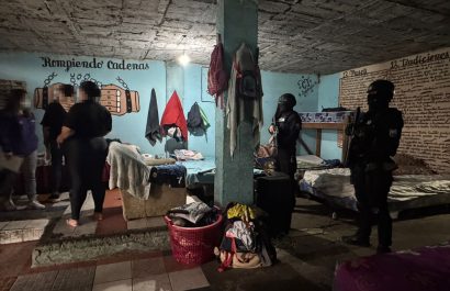 Bajo candado y entre castigos así vivían los internos en una clínica de rehabilitación clandestina descubierta en Santo Domingo