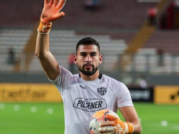 Barcelona SC anunció la salida del arquero Víctor Mendoza