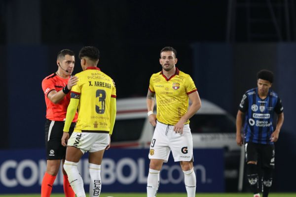 Barcelona SC enfrenta tres prohibiciones de FIFA para registrar jugadores