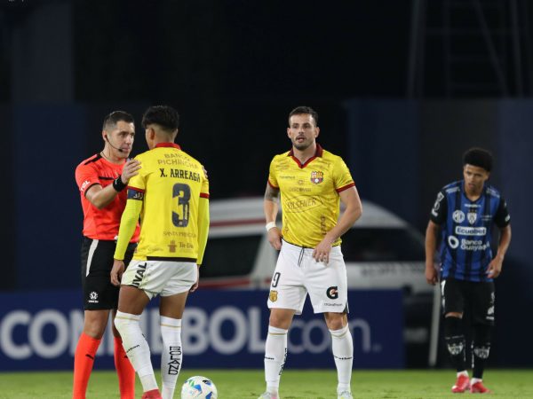 Barcelona SC enfrenta tres prohibiciones de FIFA para registrar jugadores