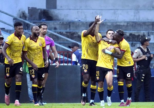 Barcelona SC goleó 0-4 a Emelec en la edición 237 del Clásico del Astillero, disputada este domingo en el estadio George Capwell.