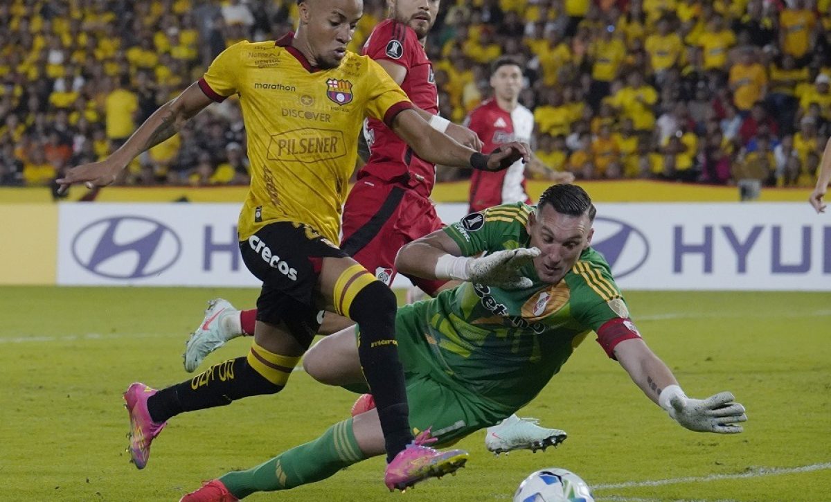 Barcelona SC sufrió una derrota ante River Plate la noche del jueves 8 de mayo en el Estadio Monumental Banco Pichincha.