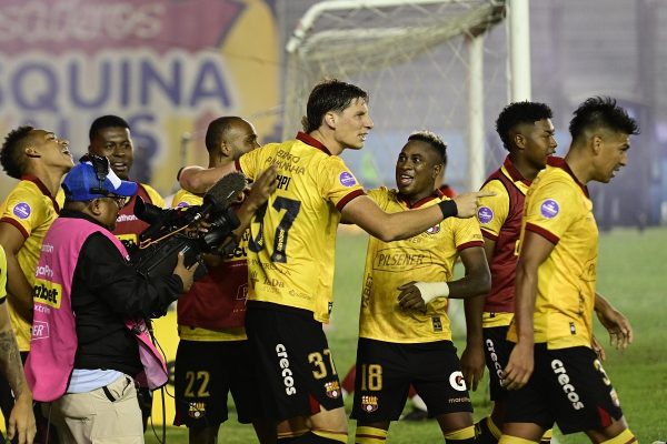 Barcelona SC vence a Delfín en Manta y sube al segundo lugar de la tabla
