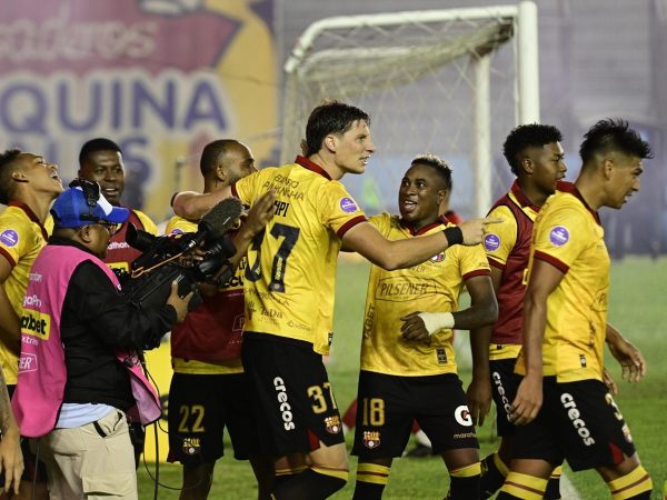 Barcelona SC vence a Delfín en Manta y sube al segundo lugar de la tabla