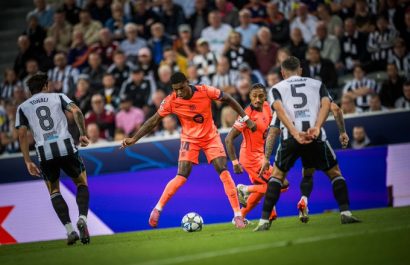 Doblete de Rashford da la victoria al Barcelona ante Newcastle en Champions