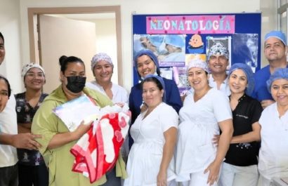 Bebé nació con 26 semanas y hoy sorprende con su recuperación en Santo Domingo