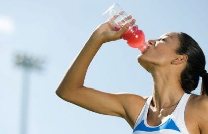 Bebidas hidratantes Beneficios y peligros según la ciencia