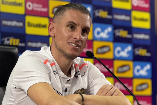 Beccacece confirma a Valencia y Plata en la lista de Ecuador para Eliminatorias