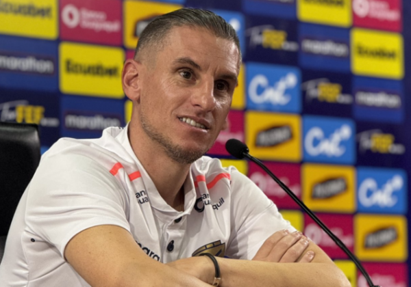 Beccacece confirma a Valencia y Plata en la lista de Ecuador para Eliminatorias