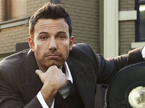 Ben Affleck reaparece con anillo de bodas en el set de su nueva película