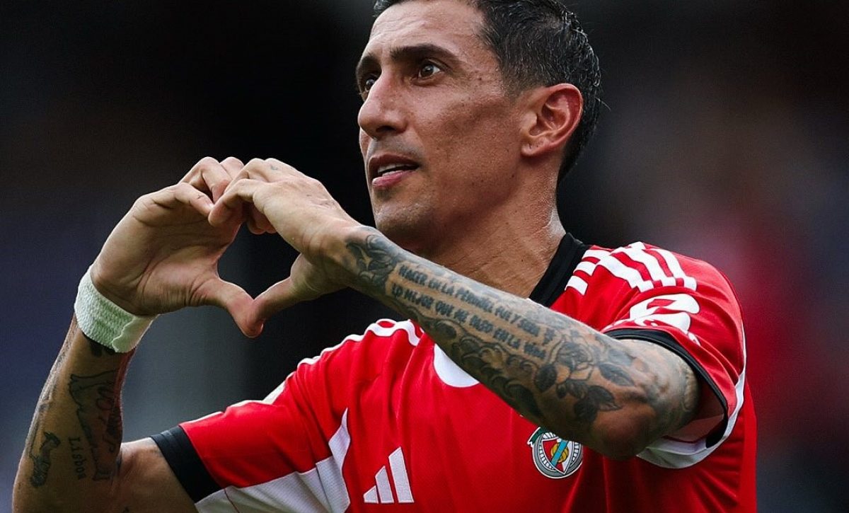 Benfica vence a Auckland City con doblete de Ángel Di María