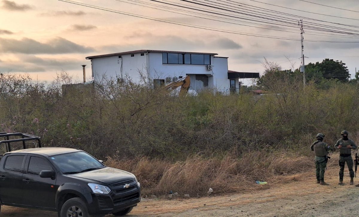 Bloque de seguridad allana la casa donde se escondía Fito; se reporta hallazgo de caletas con dinero