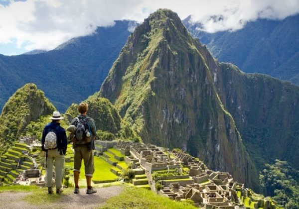 Bloqueos en la vía férrea a Machu Picchu obligan a evacuar a visitantes hacia Cusco. Foto/ Europa Press.