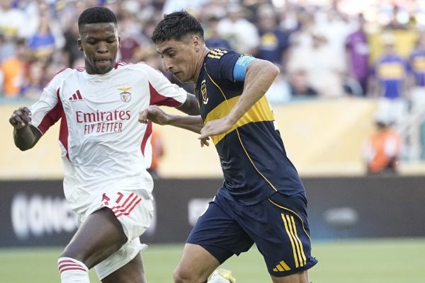 Boca Juniors empató 2-2 ante Benfica.