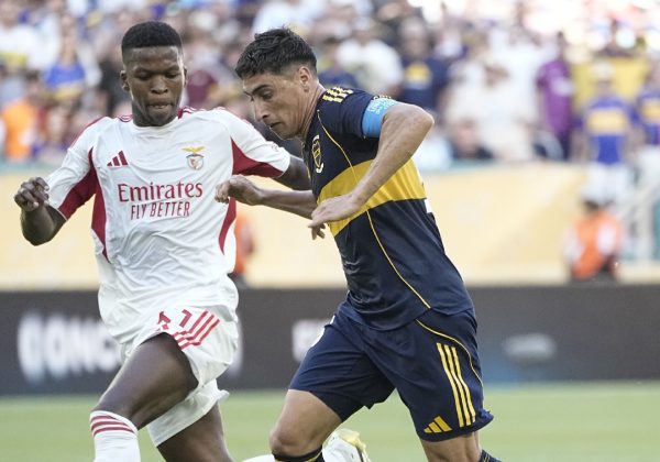 Boca Juniors empató 2-2 ante Benfica.