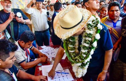 Bolivia: El candidato a la presidencia Andrónico Rodríguez, fue agredido con piedras luego de votar