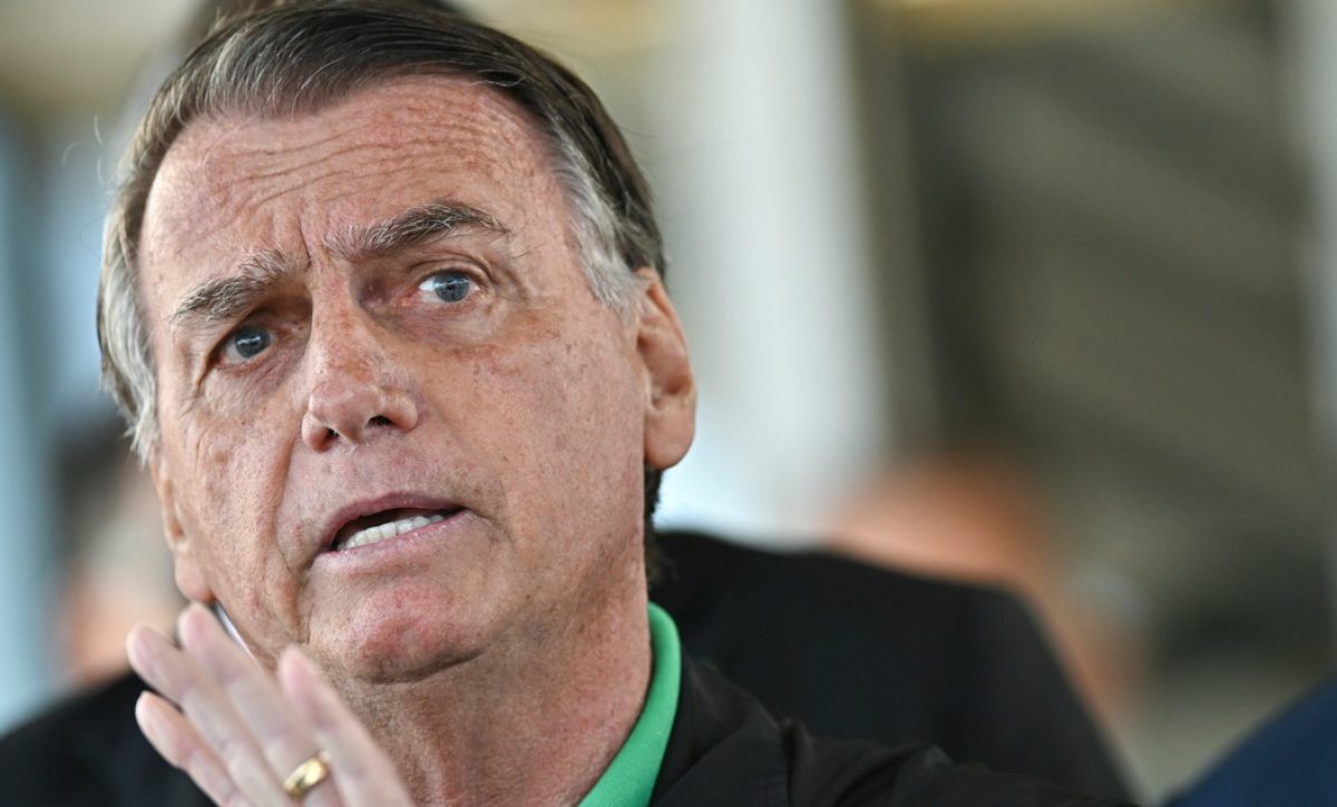 Bolsonaro, expresidente de Brasil deberá usar tobillera eléctrica por riesgo de fuga