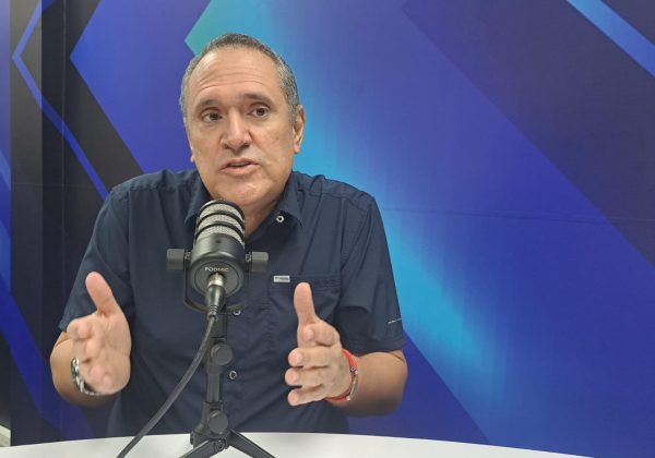 Bruno Poggi Falta presión de los autoridades locales para la concesión del aeropuerto de Manta