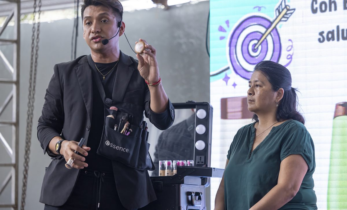 Los talleres impulsan el emprendimiento femenino en Manta, promoviendo independencia económica.