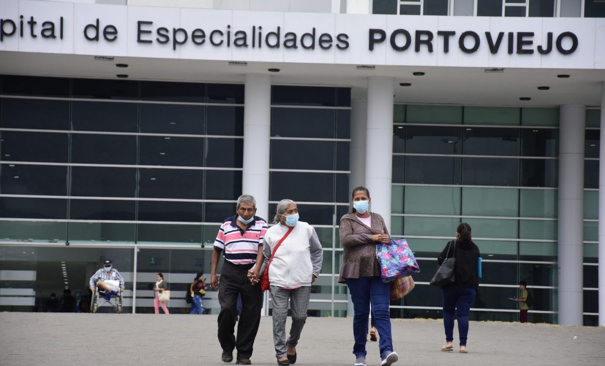 El Hospital de Especialidades Portoviejo es el que más pacientes del IESS recibe.