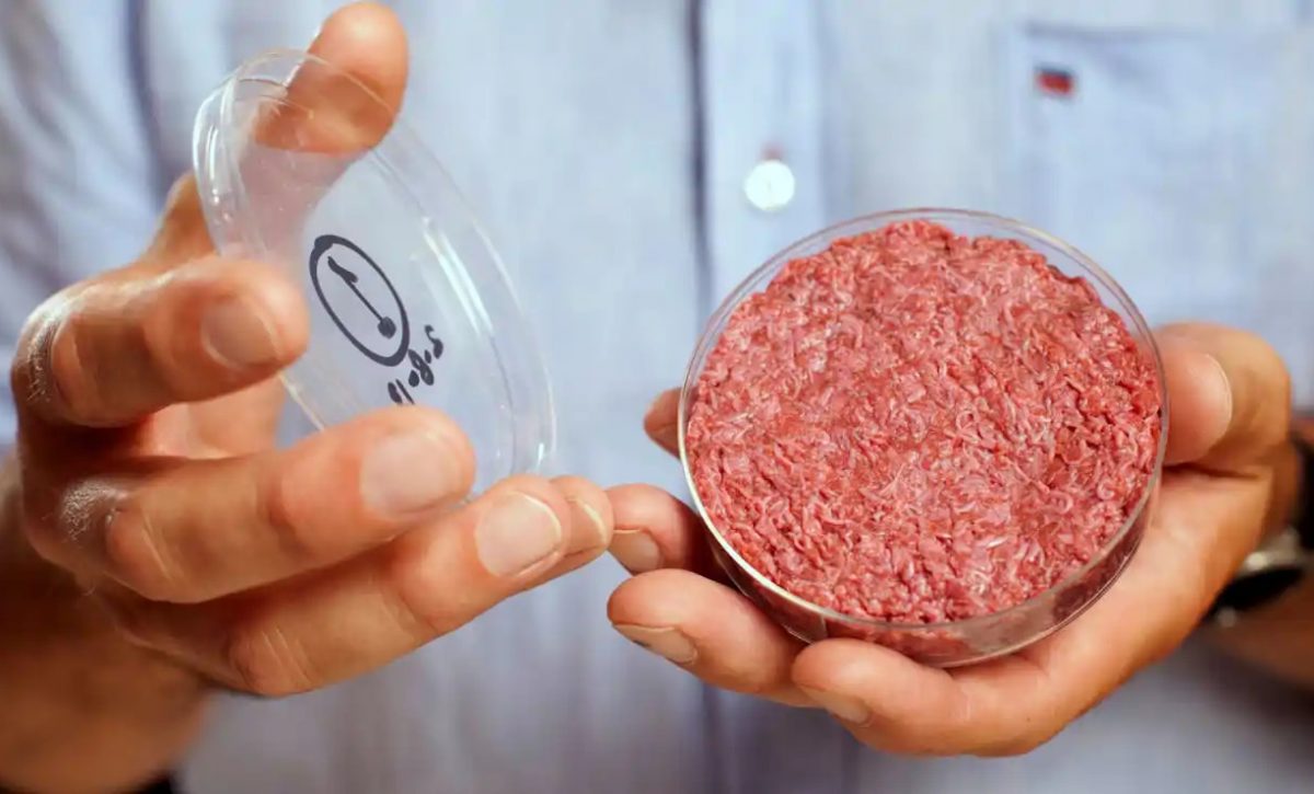La primera hamburguesa del mundo cultivada con carne de laboratorio debutó en Londres en 2013.