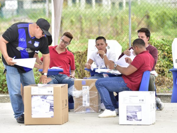 Los miembros de la JRV realizarán el control del uso del celular.