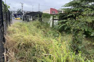 El centro de salud está junto al terreno del exaeropuerto Reales Tamarindos.