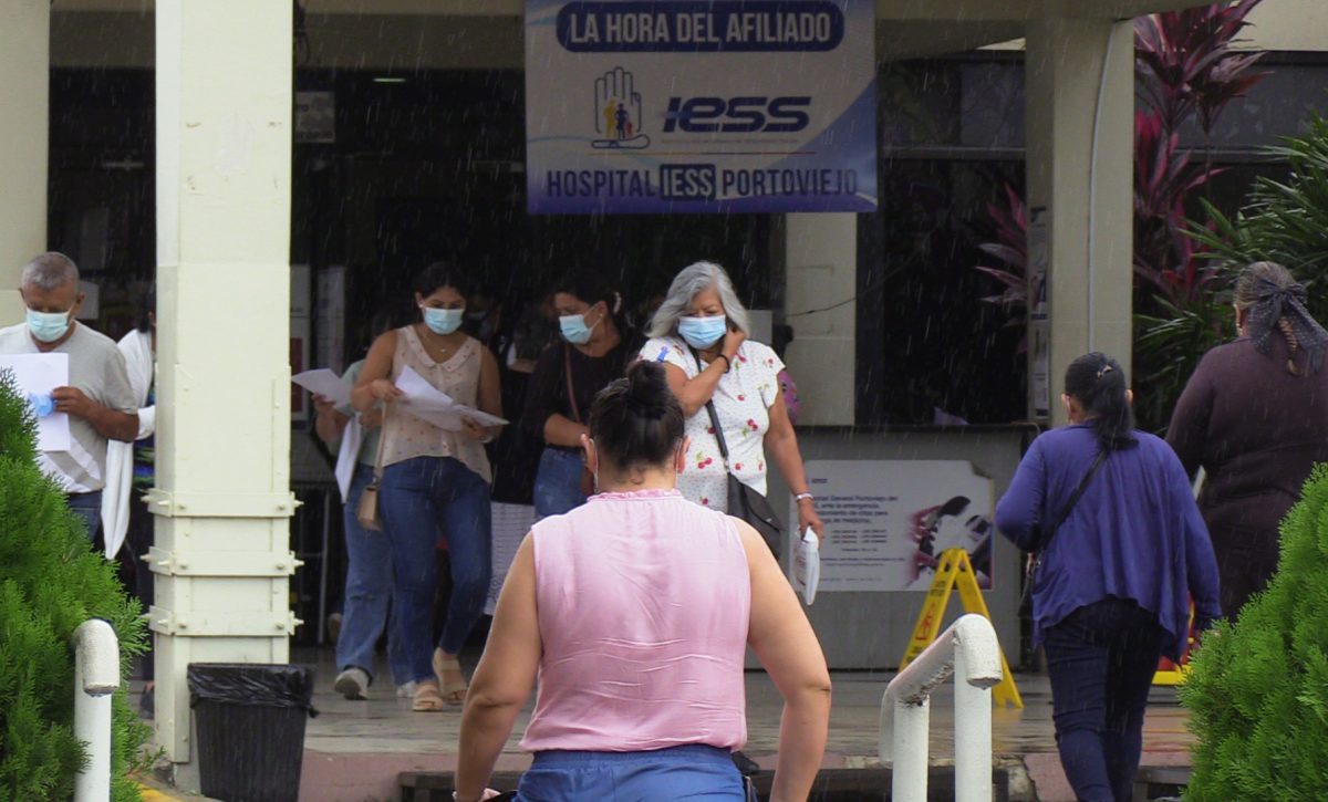 El tiempo de atención
para citas de primera vez se mantendrá, según el memorando del IESS.