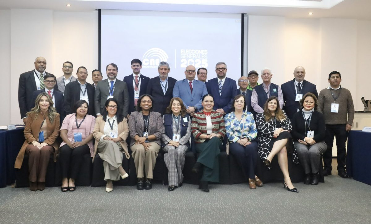 CNE impulsa la capacitación de observadores internacionales para la Segunda Vuelta electoral en Ecuador.