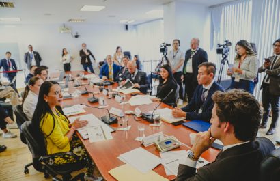 CNE propone fortalecer democracia ante debate sobre financiamiento político