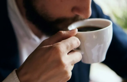 Café matutino Beneficios y riesgos para la salud según expertos