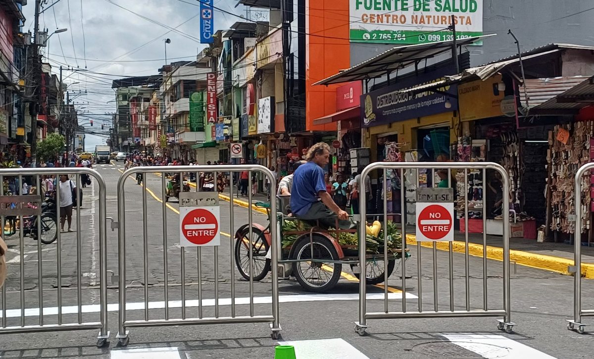 Calle Ambato sin comerciantes ambulantes por segundo día consecutivo
