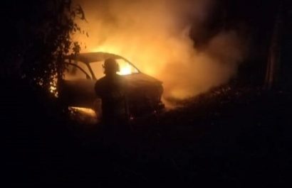 Camioneta quemada en Buena Fe hallan un hombre muerto a 50 metros del vehículo