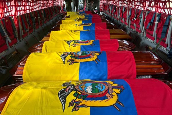 Capilla ardiente para los 11 militares asesinados por Comandos de la Frontera