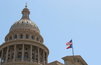 Capitolio de Texas cierra por amenaza durante protesta No Kings contra el Presidente Donald Trump. (Pexels).