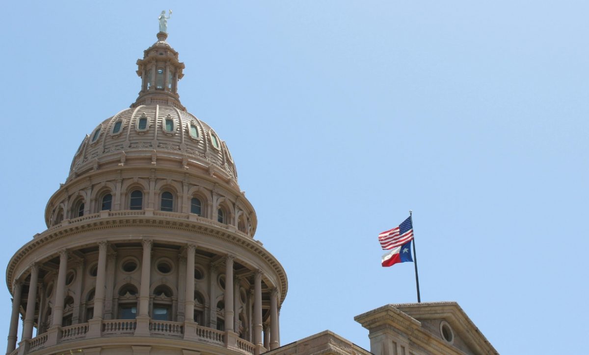 Capitolio de Texas cierra por amenaza durante protesta No Kings contra el Presidente Donald Trump. (Pexels).