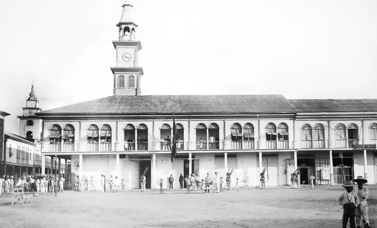 PALACIO MUNICIPAL DE PORTOVIEJO 1918. CORPORACIÓN CIUDAD ALFARO
