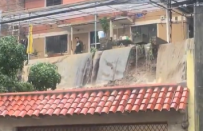 Las lluvias causaron el desbordamiento de una quebrada en el sector de El Tejar.