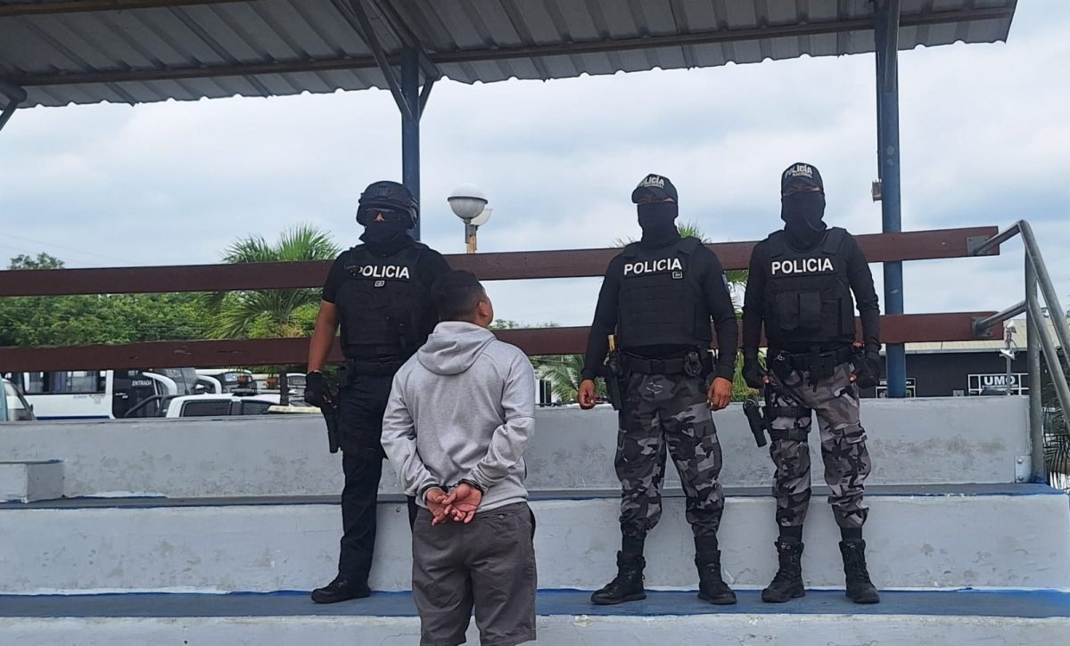 Capturan en Portoviejo a sujeto con antecedentes por asesinato y otros delitos