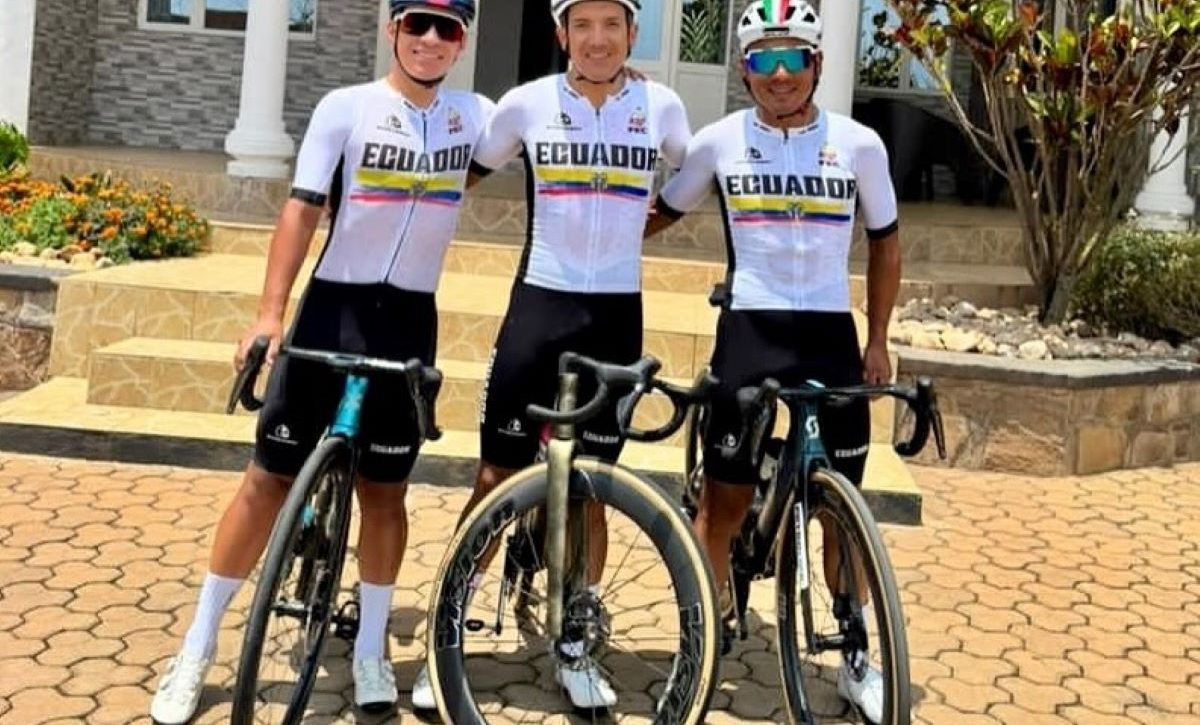 Carapaz lidera al equipo ecuatoriano en el primer Mundial de ciclismo en África