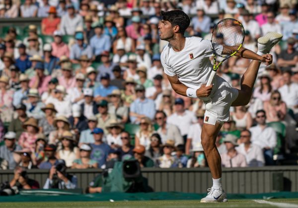 Carlos Alcaraz supera un duro reto ante Jan-Lennard Struff y avanza a octavos de Wimbledon