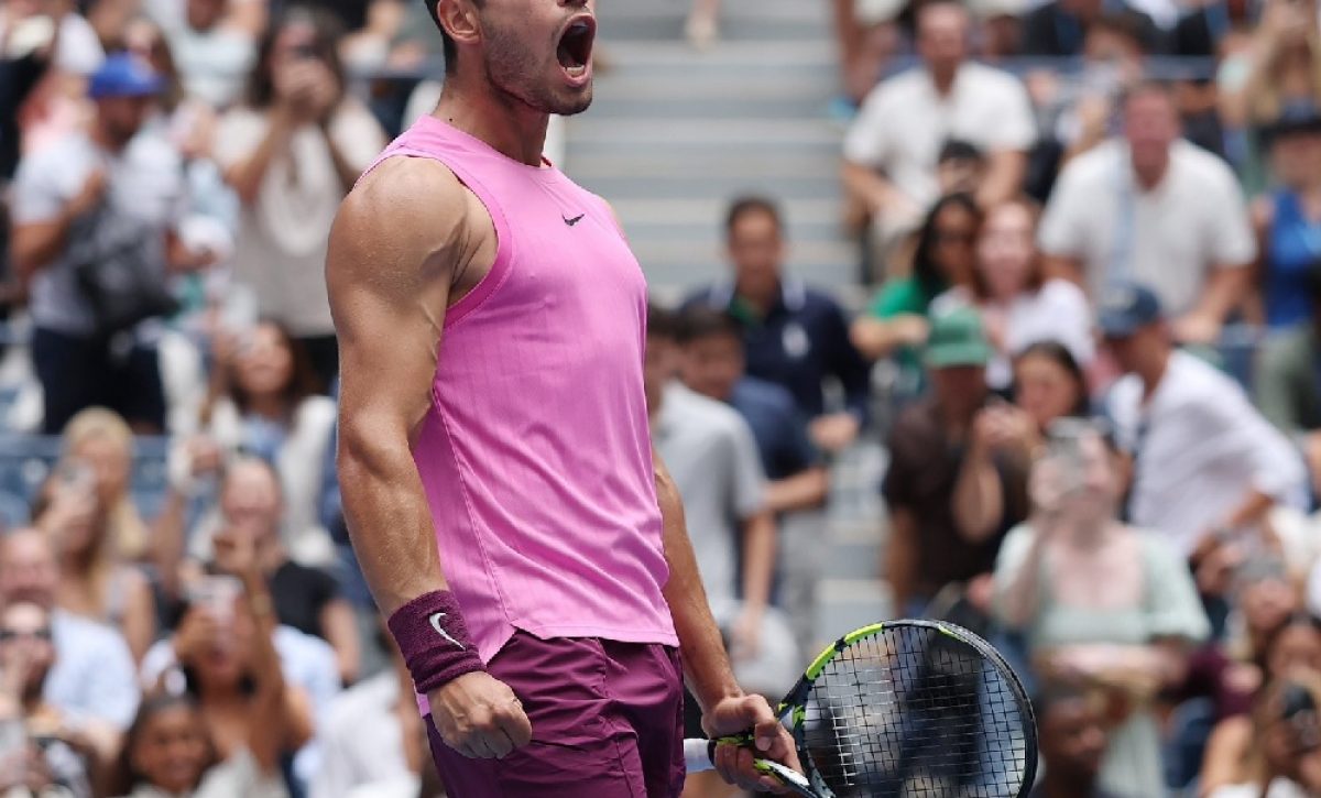 Carlos Alcaraz, tenista español de 22 años, se coronó campeón del US Open 2025 y lanzó un mensaje contundente a sus rivales.