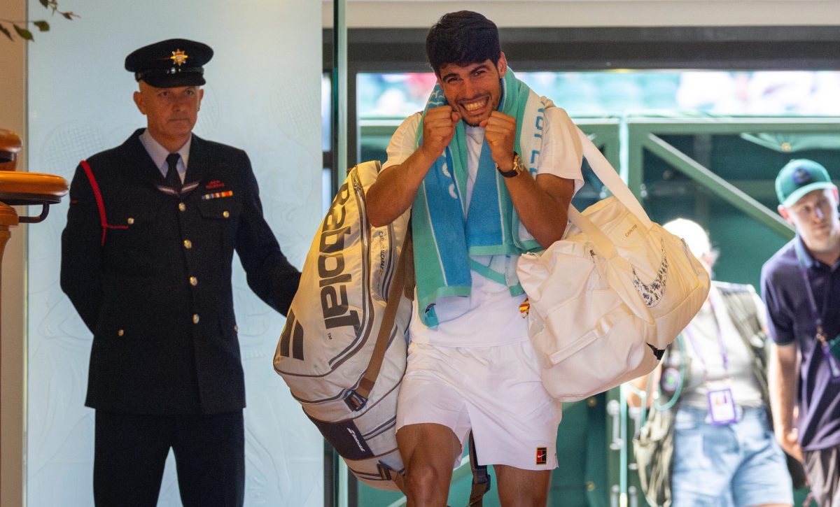 Carlos Alcaraz vence a Taylor Fritz y se cita con la historia en su tercera final en Wimbledon