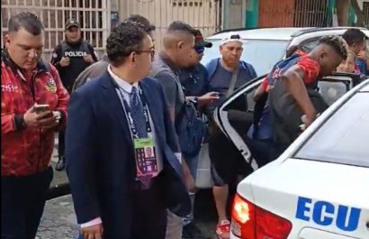 Carlos Arboleda, futbolista del Libertad FC, resultó detenido por la Policía Nacional este viernes en las inmediaciones del estadio George Capwell.